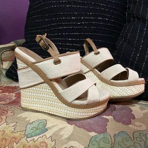 Chinese Laundry wedge